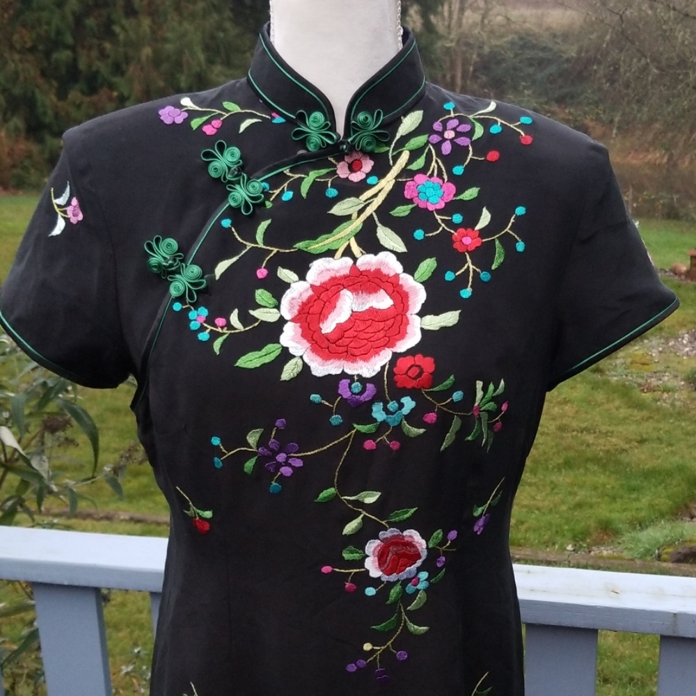 Embroidered Oriental black silk dress size XL - Picture 4 of 8